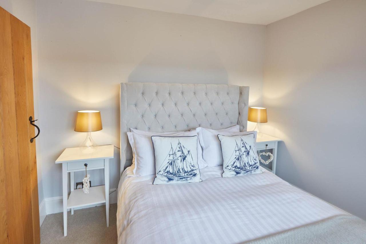 Host & - Henderson House Apartment
