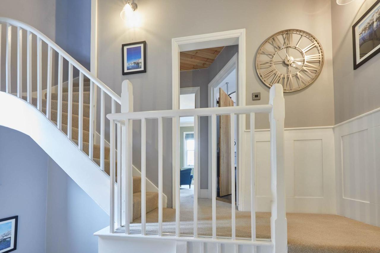 Apartment Host & - Henderson House Whitby