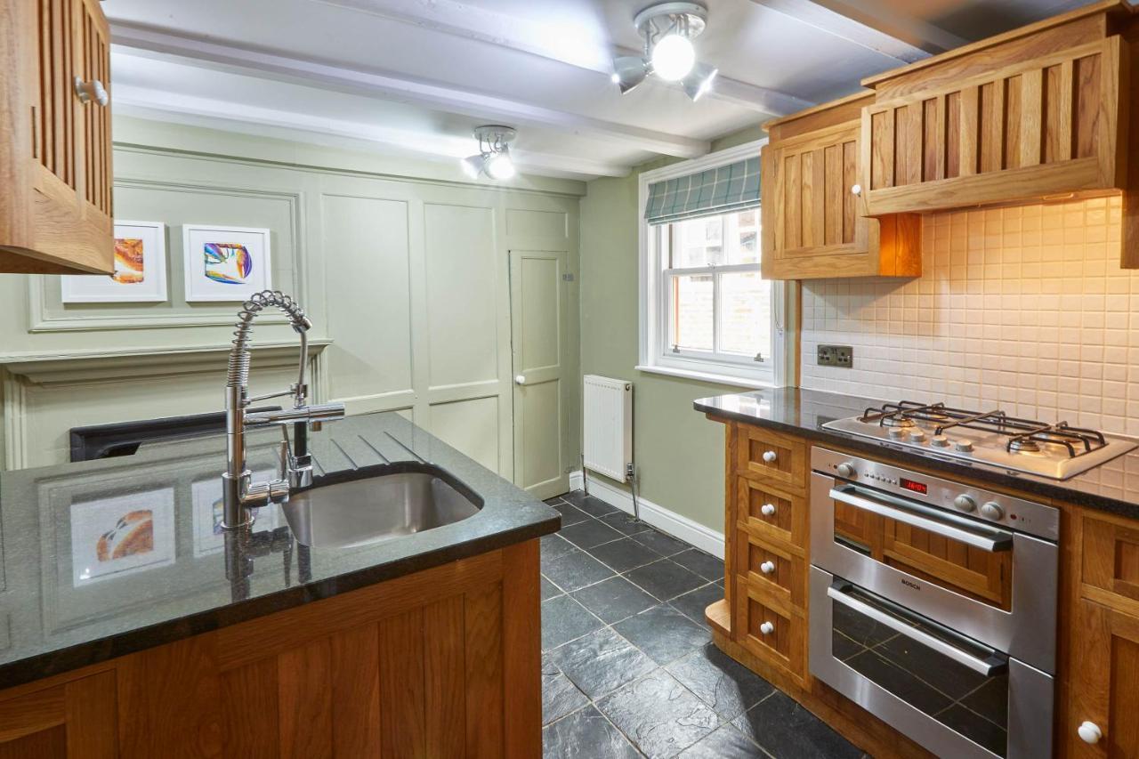Apartment Host & - Henderson House